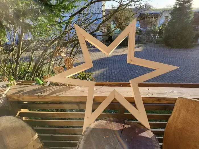 Großer Stern aus Holzlatten